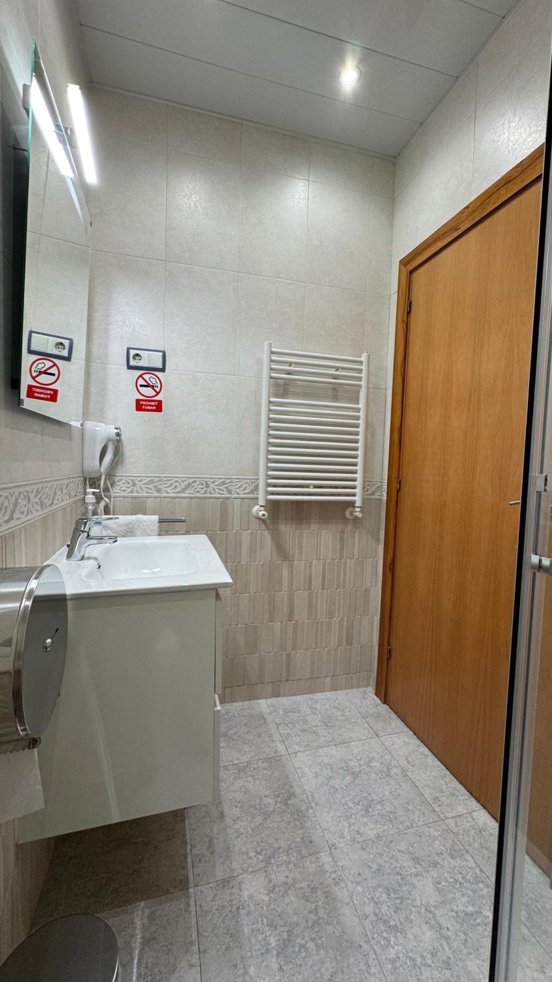 Hostal Madrazo Барселона Экстерьер фото