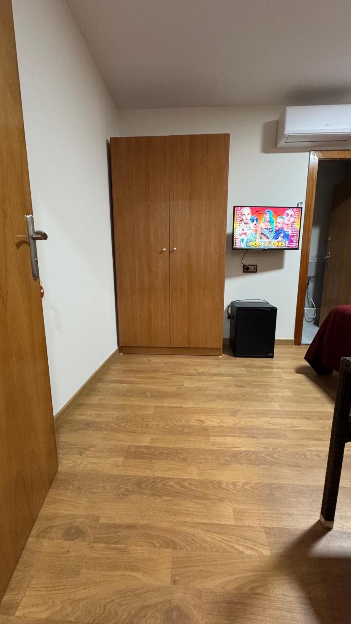 Hostal Madrazo Барселона Экстерьер фото