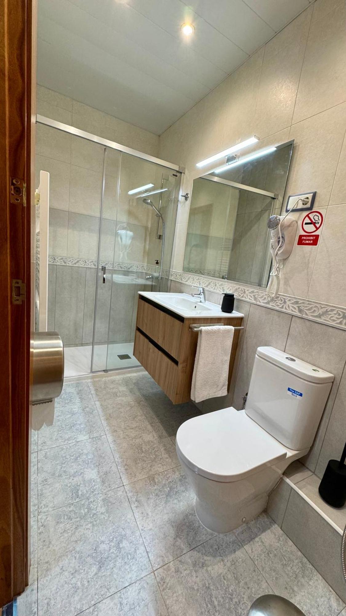 Hostal Madrazo Барселона Экстерьер фото