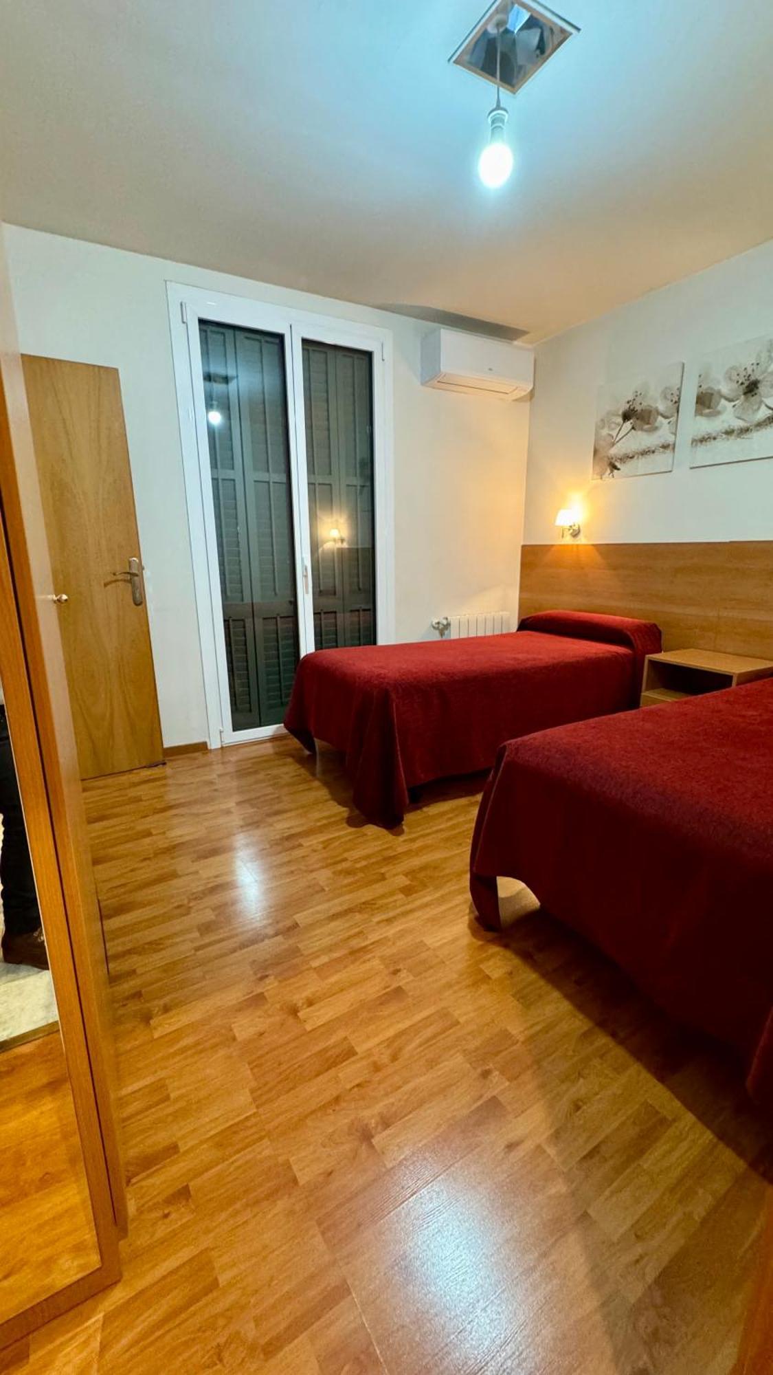 Hostal Madrazo Барселона Экстерьер фото